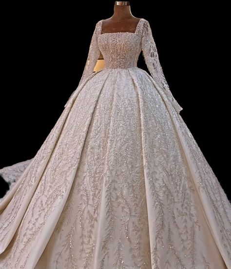 Turkish Wedding Dress, Arab Bride, Big Wedding Dresses, Turkish Wedding, Pearl Wedding Dress, Wedding Dress Gallery, Couple Wedding Dress, Sparkle Wedding Dress, Classy Wedding Dress