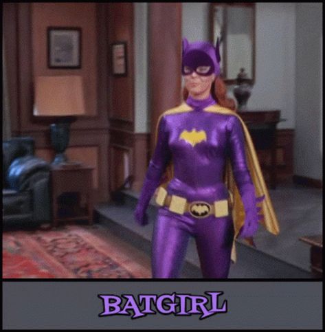 Batgirl Walking GIF - Batgirl Walking YvonneCraig - Discover & Share GIFs Batgirl Pictures, Batgirl Art, Batgirl And Robin, Batgirl Cosplay, James Gordon, Batman Tv Show, Yvonne Craig, Batman And Batgirl, Julie Newmar