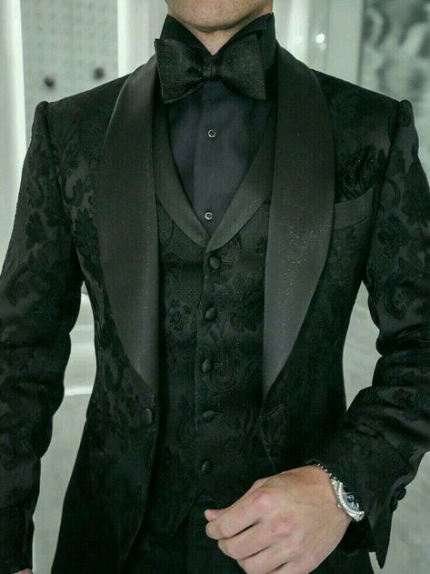 Unique Prom Outfits For Guys, Masquerade Outfit Men, Black Wedding Dress Wedding, White Wedding Outfit, Masquerade Suit, All Black Tuxedo, Black Prom Suits, Fashion For Men Over 40, Prom Outfits For Guys