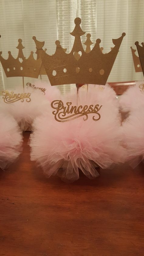 A Little Princess Is On Her Way, Little Princess Baby Shower Ideas, Crown Baby Shower Ideas, Princess Themed Baby Shower Ideas, Princess Table Centerpiece, Princess Baby Shower Centerpieces, Princess Centerpiece Ideas, Princess Theme Baby Shower Ideas, Princess Baby Shower Theme