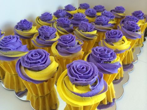 Purple and Yellow Two-Tone Swirl Cupcakes Piped Cupcakes, Creative Cupcake Recipes, Swirl Cupcakes, Yellow Cupcakes, Yellow Party, Creative Cupcakes, Cake Central, Yellow Foods, Color Swirl