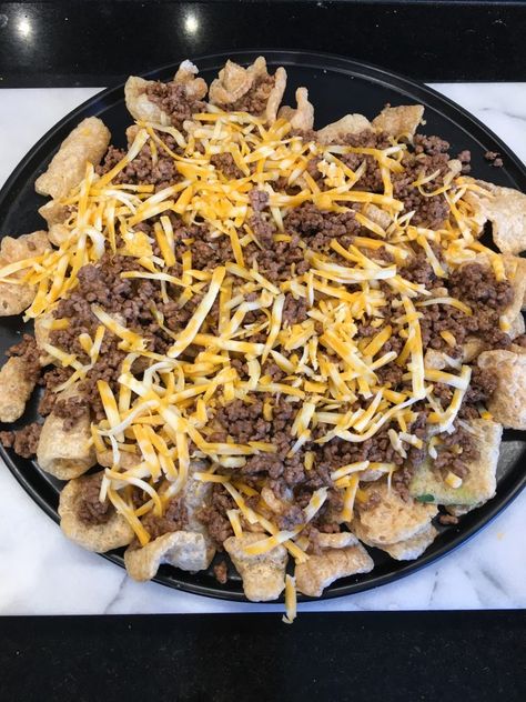 Keto Nachos Recipe Pork Rinds, Carnivore Nachos, Carnival Diet, Carnivor Recipes, Pork Rind Nachos, Carnivore Snacks, Carnivore Ideas, Keto Pork Rinds, Pub Salad