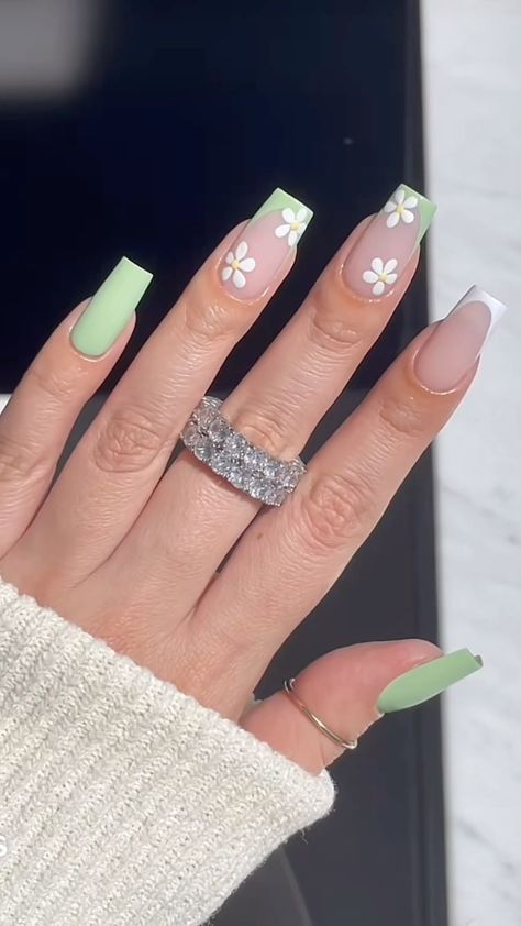 Green Acrylic Nails With Flowers, Short Acrylic Nails Square Spring Green, Green Nails Flowers, Green Nail Designs Flower, Green Tips With Flowers Nails, Green Nails White Flower, Light Green Nails With Pink Flowers, March Nails, Green Acrylic Nails