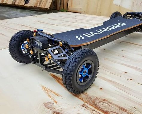 Diy Gadgets Electronics, Motorized Skateboard, Outdoor Roller Skates, 3d Printing Diy, Cool Skateboards, Skateboard Girl, Electric Skateboard, Futuristic Cars, Mechanical Design