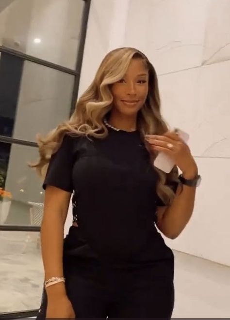 Kelly Rowland Blonde Hair, Weave Color Ideas Hair Black Women, Lauren London Blonde Hair, Savannah James Blonde Hair, Savannah James Hair, Savannah James Outfits, Blonde Sew In, Savannah James, Amazing Hair Color