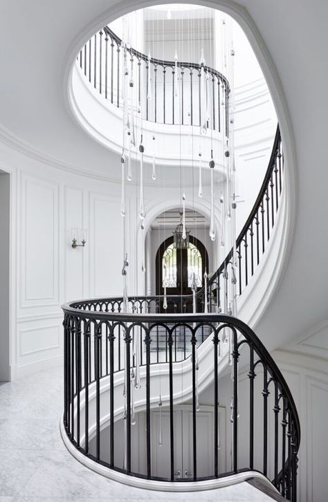 Iron Staircase Railing, درابزين السلم, Classic Staircase, درج السلم, Staircase Interior Design, Wrought Iron Stair Railing, Luxury Staircase, Staircase Railing Design, Traditional Staircase