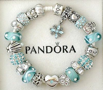 Красивый браслет Pandora Pandora Bracelet Ideas, Diy Jewelry Charms, Pandora Bracelet Charms Ideas, Pandora Bracelet Silver, Pandora Bracelet Designs, Pandora Inspiration, Bracelet With Charms, Pandora Collection, Pandora's Box