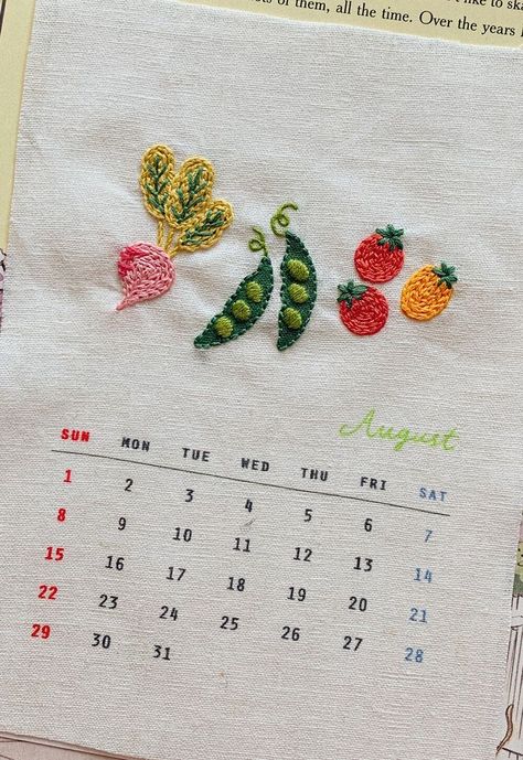 Fruit And Vegetable Embroidery, Vegetable Embroidery, Food Embroidery, Embroidery Napkins, Garden Embroidery, Diy Napkins, 자수 디자인, Wall Quilts, Slow Stitching