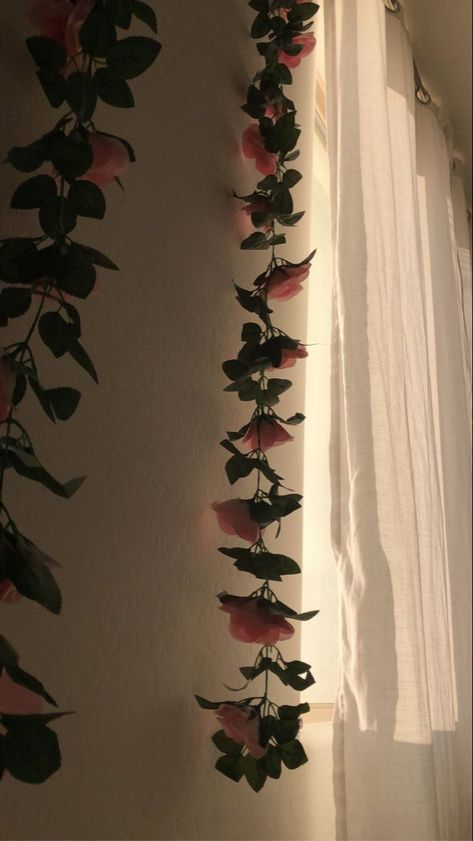 Rose Vine In Room, Pink Flower Vines Bedroom, Flower Vine Bedroom, Hanging Vines Bedroom Wall Decor, Flower Vines Bedroom, Vines With Flowers, Wall Vines, Rose Bedroom, Hanging Bedroom