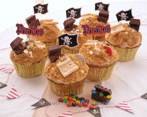 Treasure Cupcakes, Birthday Cake Pinterest, Pirate Cupcake, Pirate Themed Birthday, Pirate Cake, Pirate Theme Party, Pirate Birthday Party, Cupcake Flavors, Cakes And Cupcakes