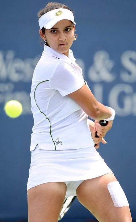 Tennis Outfit Cute, Sania Mirza, Nike Skirt, Tennis Outfit Women, Tennis Center, Tennis Outfit, Sport Tennis, Womens Tennis, Cincinnati Ohio