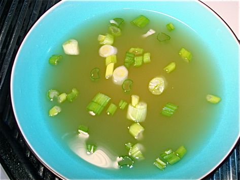 Garlic and Ginger Infused Chicken Broth Chicken Broth Soup, Broth Diet, Holistic Home, Chicken Broth Recipes, Cold Remedy, Simple Foods, Garlic And Ginger, Garlic Soup, Congestion Relief