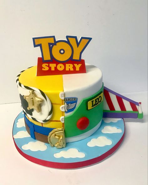 Toy Story Birthday Cake, Toy Story Party Decorations, Toy Story Theme, Toy Story Cakes, Story Birthday, 2nd Birthday Party Themes, Toy Story Birthday Party, Birthday Toys, Twin Birthday