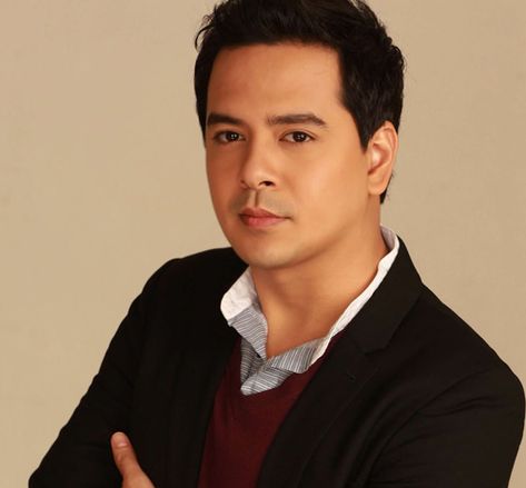 papa JOHN LLOYD CRUZ :D :D :D John Lloyd Cruz, 2018 Hairstyles, Filipino Guys, Papa John, Ideas Haircut, Half Filipino, Papa Johns, Star Magic, Cut Top