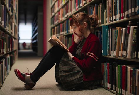 Library Photo Shoot, Woman Reading, Reading A Book, Story Inspiration, Clothes Horse, I Love Books, Book Photography, Reading Books, Librarian