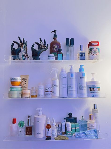 Minimalist Bathroom Shelves, Skincare Wall Shelf, Bathroom Skincare Display, Skincare Shelf Aesthetic, Vibey House, Bathroom Skincare Organization, Skincare Shelves, Skincare Shelf, Room Organization Bedroom