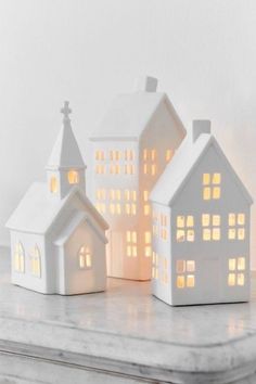 Pottery Houses, White Christmas Decor, Navidad Christmas, Ceramic Houses, Miniature Houses, Ceramic Candle, Paper Houses, Home Candles, White Houses