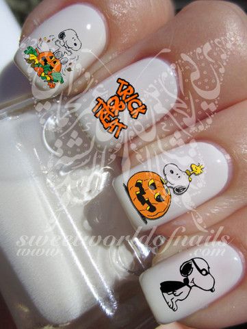 Snoopy Halloween Nail Art Nail Water Decals Snoopy Nails, Mickey Nails, Crazy Nail Art, Nail Water Decals, Halloween Acrylic Nails, Snoopy Halloween, Pumpkin Nails, Nail Art Disney, Matte Nails Design