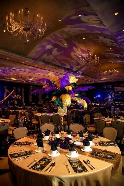 Mardi Gras Themed Gala in Houston, Texas | HEP Rentals | PartySlate Met Gala Party Ideas, Awards Theme Party, Martygraw Party Ideas, Mardi Gras Theme Party Decoration, New Orleans Prom Theme, Mardi Gras Party Aesthetic, Mardi Gras Themed Wedding, Mardi Gras Prom Theme, Mardi Gras Party Decor