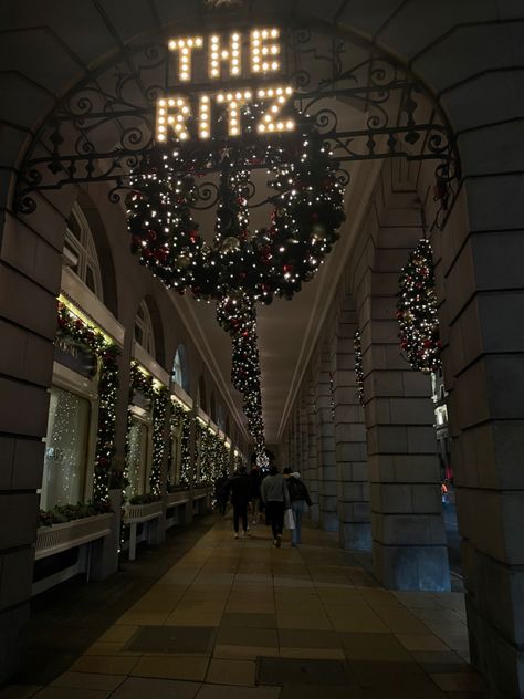 london christmas aesthetic winter the ritz posh bond street rich aesthetic Bond Street Aesthetic, Posh London Aesthetic, Christmas London Aesthetic, Ritz Aesthetic, Rich Christmas Aesthetic, London Christmas Aesthetic, London Xmas, Christmas Aesthetic Winter, Holidays Aesthetic