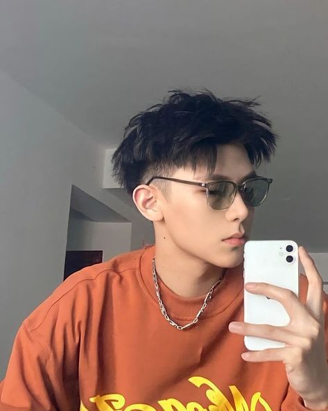 Short Asian Haircut Men, Asian Men Short Hairstyle, Two Block Haircut, Asian Man Haircut, Men Haircut Curly Hair, Brp Port, Asian Haircut, Korean Short Hair, Asian Men Hairstyle