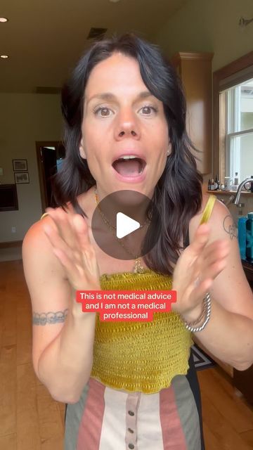 Melanie Sandford on Instagram: "What a castor oil pack is and how to apply it. Remember, everybody is different so you may need more castor oil than what I’m saying but mostly 2 tablespoons is a good rule of thumb for the abdomen packs the smaller packs you may need less oil. Start slowly if you are new to castor oil do not just go into overnight packs— this can help spare you from getting detox symptoms that can be uncomfortable. Remember, this is not medical advice and I am not a medical professional. Please do your research before using anything. The castor oil I’m using is by @gurunanda.official and the castor oil packs are available by clicking under my username.  you can also make your own castor oil packs at home using cotton flannel a tea, towel and wrap like medical wrap or plasti What Is Castor Oil Good For, How To Use Castor Oil Packs, Diy Castor Oil Packs How To Make, How To Use Castor Oil For Face, Diy Castor Oil Packs, Caster Oil Packs, Acne Holes, Castor Oil For Face, Essential Oil Lip Balm