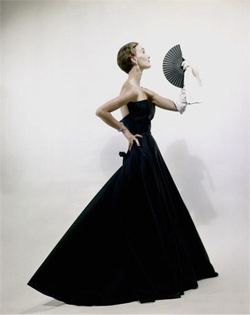 Vintage Dior, photo by Erwin Blumenfeld, 1949 Erwin Blumenfeld, Christian Dior Dress, Vogue Vintage, Fashion 1940s, Glamour Vintage, Dior Dress, Dior Vintage, 40s Fashion, Vintage Couture