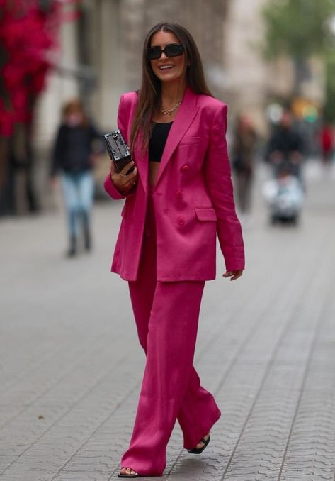 Ethiopia Clothing, Barbie Lifestyle, Maximalist Fashion, Monochromatic Outfit, Pink Parties, Simple Fashion, Office Outfits, Street Style Women, Formal Wear