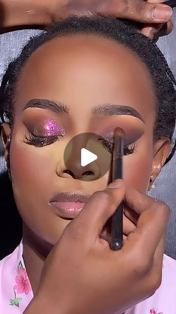 MAKEUP ARTIST IN IKEJA on Instagram: "Who else loves glitter? ✨ Also please comment where you’re from 😊 Eyes @yglambeauty_cosmetics ✨ #glittereyeshadow #glittereyemakeup #glittermakeup #pigmentedeyeshadow #muainikeja #muainlagos" Chinese Makeup, Makeup Secret, Glitter Eye Makeup, January 15, Glitter Makeup, Glitter Eyeshadow, Girls Makeup, Beauty Shop, Makeup Artist