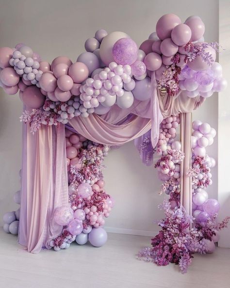 Birthday Party Balloon Arch, Balloon Decoration Birthday, Party Balloon Arch, Party Balloons Diy, Arch Balloon, Balloons Galore, Decoration Birthday Party, Balloon Creations, Bridal Shower Balloons