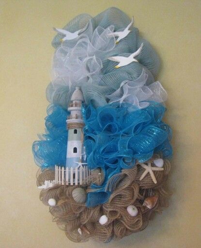 Lighthouse wreath                                                                                                                                                     More Couronne Diy, Nautical Wreath, Art Coquillage, Summer Deco, Deco Wreaths, Beach Wreath, Swag Wreath, Beach Crafts, Seashell Crafts