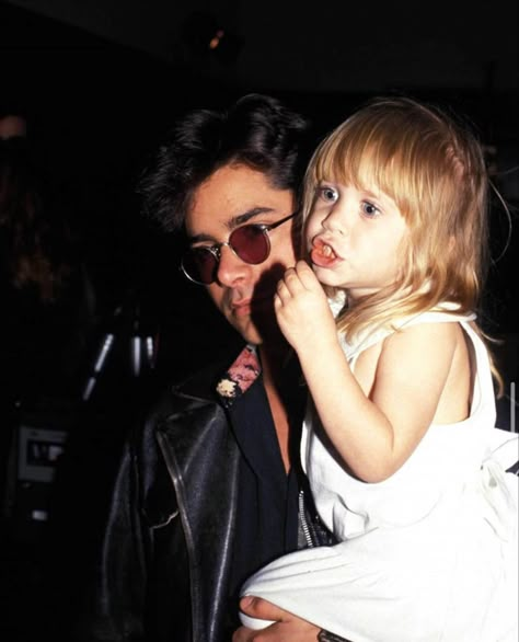 Olsen Twins And John Stamos, Full House Uncle Jesse, Jesse And Michelle, Jesse Full House, Full House Show, Uncle Jessie, Aesthetic Hollywood, Olsen Twins Full House, Full House Cast