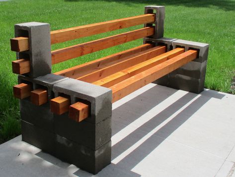 Concrete Garden Bench, Design Per Patio, Block Bench, Taman Diy, Diy Outdoor Seating, Garden Bench Diy, Diy Bench Outdoor, Concrete Bench, Backyard Seating