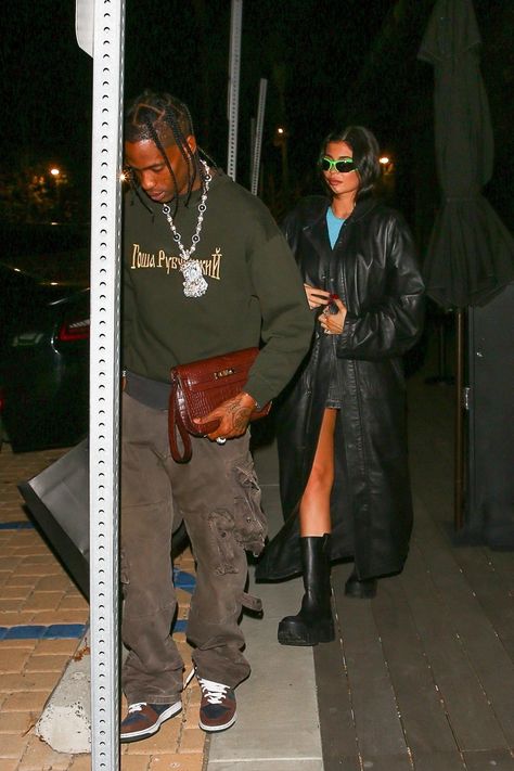 Travis Scott Street Style, Travis Scott Aesthetic, Kylie Jenner And Travis Scott, Travis Scott Outfits, Travis Scott Fashion, Ropa Hip Hop, Rapper Style, 90s Fashion Men, Couple Fits