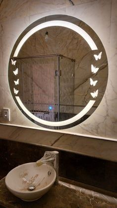 Light Mirror Design, Bathroom Tile Update, Bathroom Tiles Modern, Wall Mirror Ideas, Modern Mirror Design, Parlour Design, Bathroom Lights Over Mirror, Tattoo Modern, Mirror Decor Ideas