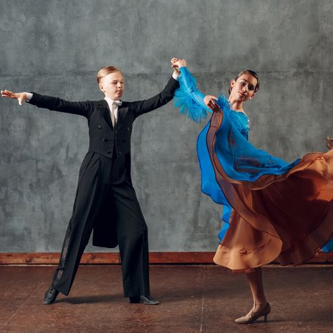 Unraveling Elegance: The Intricate History of the Foxtrot Foxtrot Dance, Big Band Jazz, Smooth Dance, Dance Styles, Ballroom Competition, Foxtrot, Dance Fashion, Adaptation, Ballroom