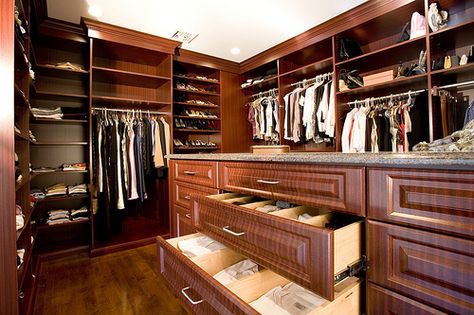 Closet With Center Island, Closet Island, Dressing Room Closet, Dream Closet Design, Laundry Closet, Master Room, Dream Closets, Drawer Dividers, Closet Inspiration