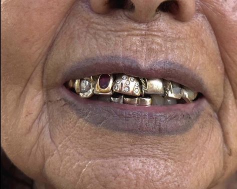 Dental Jewelry, Grillz Teeth, Gold Grillz, Grills Teeth, Tooth Gem, Teeth Jewelry, Gold Teeth, Season Of The Witch, Body Mods