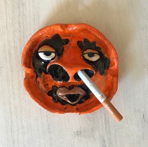 Clay Ashtray Ideas, Face Ashtray, Ashtray Clay, Ashtray Ideas, Clay Idea, Sculpture Art Clay, Tanah Liat, Clay Diy Projects, Keramik Design