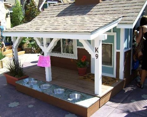 Something like this, but modified for kids (vs dogs) would be great.  Maybe a sand/water table built in even. Brilliant Ideas Diy, Dog House Plans, Cool Dog Houses, Backyard Playhouse, Dog House Diy, Dog Area, Dog Rooms, Dog Furniture, Outdoor Dog