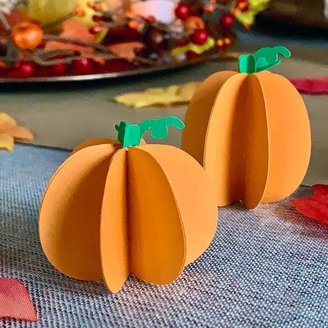 How to Make Mini 3D Paper Pumpkins with SVG Files - 100 Directions Diy Halloween Treats, 3d Pumpkin, Pumpkin Template, Iphone Decal, Fun Pumpkins, Turkey Craft, Halloween Eyeballs, Pumpkin Projects, Quick Crafts