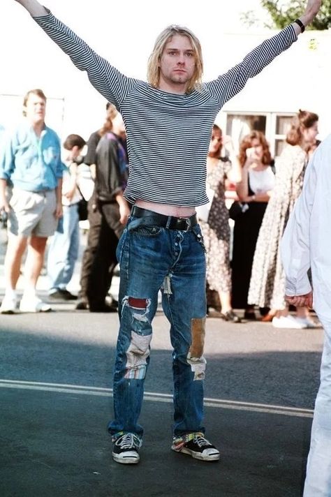 Kurt Cobain Fits, Kurt Cobain Aesthetic Grunge, Kurt Cobain Jeans, Kurt Cobain In A Dress, Kurt Cobain Halloween Costume, Kurt Cobain Aesthetic Clothes, Kurt Cobain Hair, Kurt Cobain Fashion, Kurt Cobain Outfit