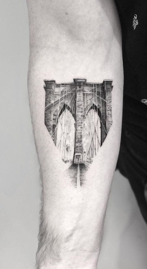 architecture inspired tattoo - Brooklyn bridge © tattoo artist Victoria Do ❤ 🌉 ❤ 🌉 ❤ 🌉 ❤ 🌉 ❤ Bridge Tattoo, City Inspired Tattoo, Brooklyn Bridge Tattoo, Nyc Tattoo Ideas, Drew Tattoo, Bb Tattoo, Tattooed Person, Tattoo New York, Pinterest Tattoo Ideas