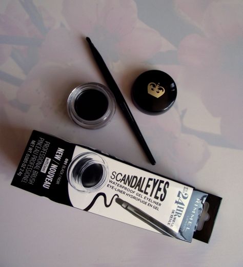 Check out my favorite drugstore eyeliner ever: the Rimmel London ScandalEyes waterproof gel liner. New review on blog :) Best Drugstore Eyeliner, Best Gel Eyeliner, Drugstore Eyeliner, Face Cream Best, Makeup Tutorial Eyeliner, Perfect Eyeliner, Eyeliner Styles, Eyeliner Gel, Waterproof Liquid Eyeliner