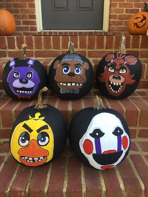 Five Nights at Freddy's No carve pumpkin Five Nights at Freddy's FNAF painted Pumpkin Painting Ideas Disney, Fnaf Pumpkin, Coco Pumpkin, Painting Ideas Disney, Creative Pumpkin Painting, Disney Coco, Painting Pumpkin, Pumpkin Painting Ideas, Pumpkin Template