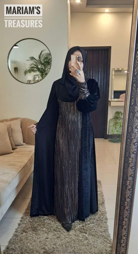 Muslim Dress Party, New Hijab Style, Burkha Designs, Burqa Designs, Long Jacket Dresses, Long Shrug, Velvet Dress Designs, Mode Abaya, Fashion Design Dress