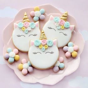 Pinterestita Creadora: Galletas decoradas para celebración de Unicornio Cake Unicorn, Unicorn Desserts, Cookies Decoradas, Unicorn Themed Birthday Party, Unicorn Cookies, Cookie Videos, Rainbow Cookies, Cookie Tutorials, Unicorn Foods