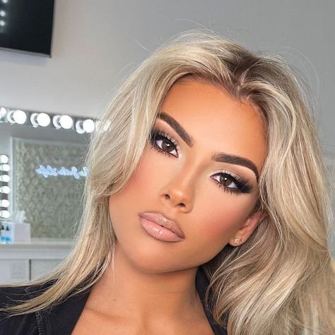 Blond Makeup Looks, Makeup With Blonde Hair, Wedding Makeup Styles, Prom Makeup Blonde Hair, Full Glam Prom Makeup, Makeup Looks Neutral, Blond Hair Makeup, Makeup Looks Blonde, Chic Makeup Looks