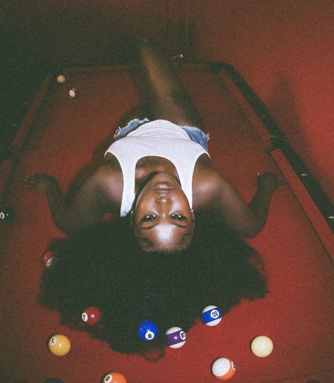 Fun Photoshoot Black Women, Photoshoot Ideas 25th Birthday, Glass Photoshoot Ideas, Paparazzi Inspired Photoshoot, Bubble Gum Photoshoot Ideas, Digital Camera Photoshoot Ideas, 80s Editorial Photography, Black Roses Photoshoot, Fun Editorial Photoshoot