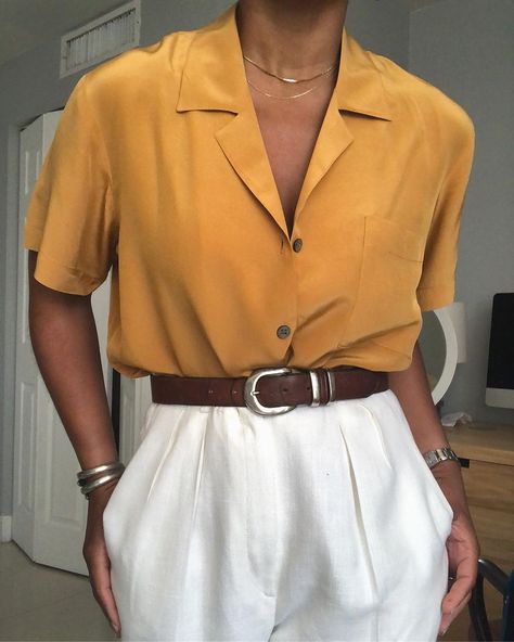 @smallneeds on Instagram: “SOLD - vintage pure silk boxy cut favorite style 80s Anne Klein gentle blouse 🍯” Boxy Blouse Outfit, Realistic Fashion, Boxy Blouse, 80s Blouse, Brown Blouse, Shirts Vintage, Vintage Blouse, 80s Vintage, Fashion Fits